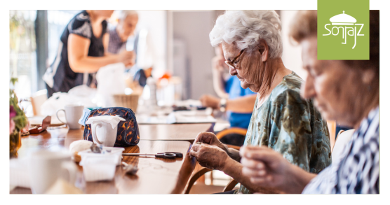 Actividades grupales que fortalecen el bienestar en los centros de día